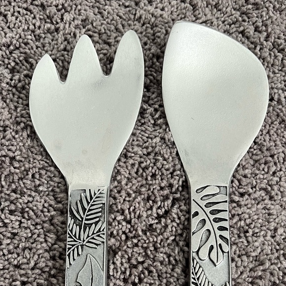Wilton Armetale Tropical Garden Pewter Serving Bowl and Serving Fork & Spoon - Picture 10 of 16